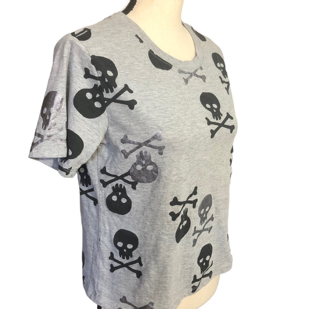 ZOE + LIV Skulls Tshirt Sz M
